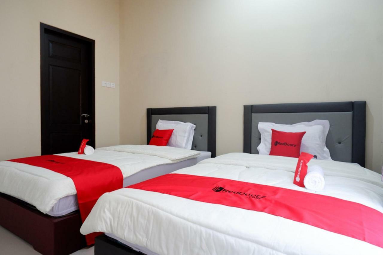Hotel RedDoorz Syariah near RSUD Margono Purwokerto Zewnętrze zdjęcie