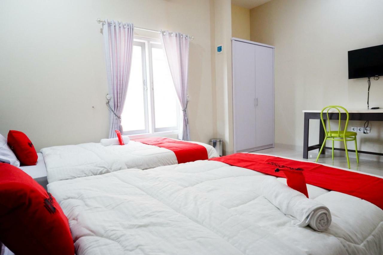 Hotel RedDoorz Syariah near RSUD Margono Purwokerto Zewnętrze zdjęcie