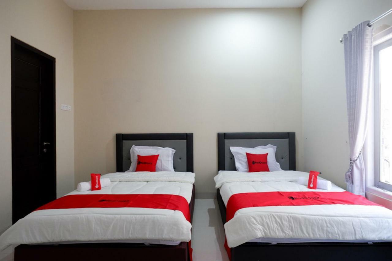 Hotel RedDoorz Syariah near RSUD Margono Purwokerto Zewnętrze zdjęcie